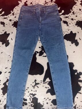 American Eagle Outfitters Skinny Jeans in Medium Blue Wash